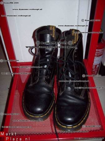 dr martens boots womens size 5