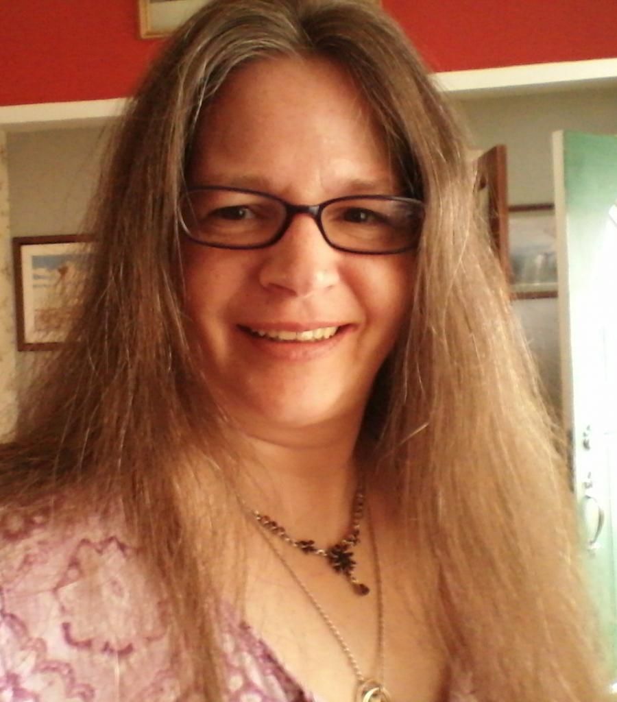 Lisa Beth Darling photo LBDarlingauthor_zps5c4873f9.jpg