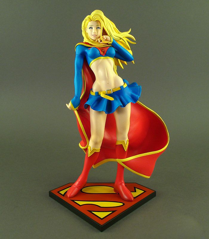 supergirl-kotobukiya-vinyl-01_zpsd05c4d34.jpg