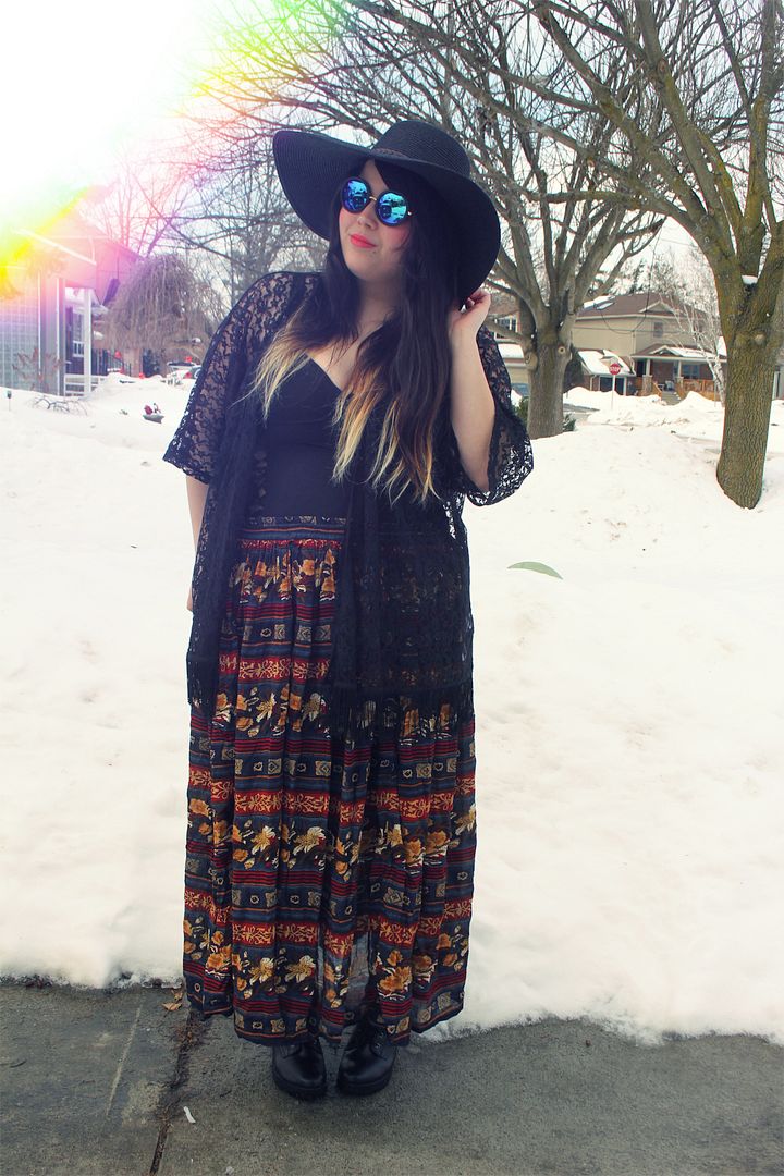 jessica ip plus size fashion plus size blogger thrifted big hat floral skirt witchy witch