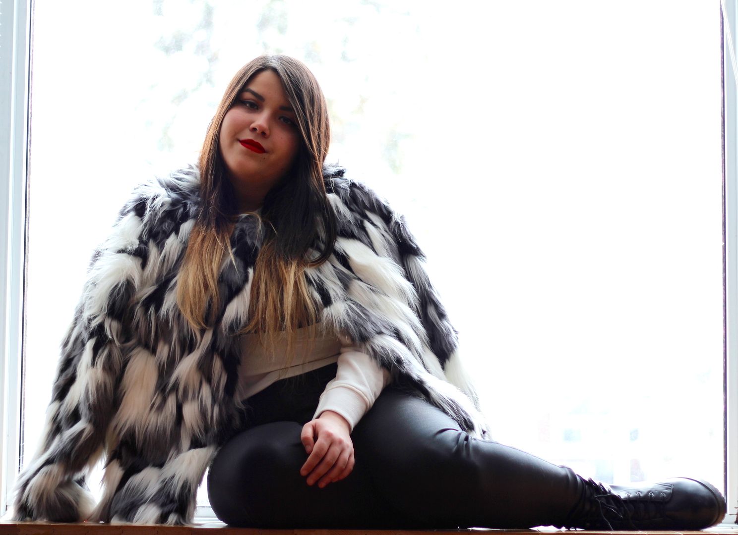 Junarose Faux Fur Jacket plus size fashion canadian blogger toronto canada faux fur plus danish brand outfit