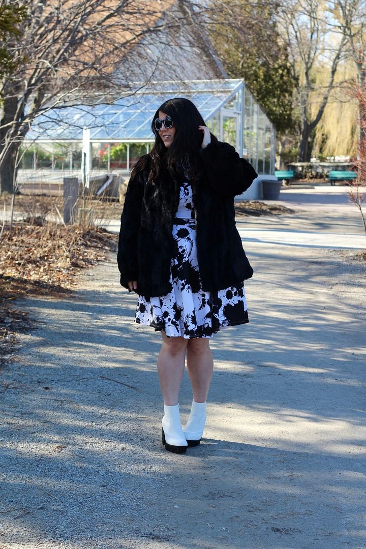 plus size fashion fashion to figure canada plus size blogger toronto Jessica Ip fat fashion plus size faux fur jacket