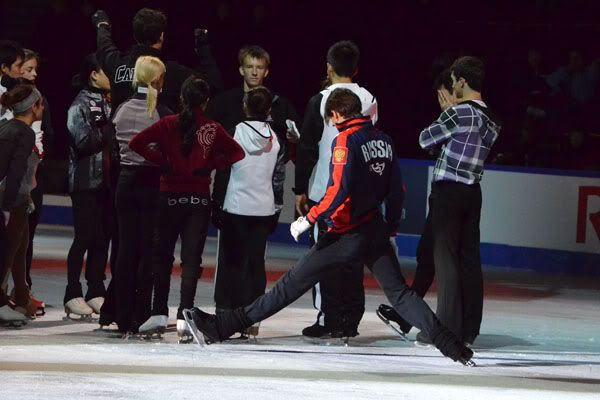 http://i1018.photobucket.com/albums/af307/marni_01/journal%20pictures/Skate%20Canada%202011/gala%20practice/930.jpg